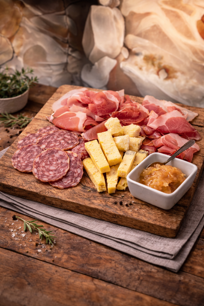 tagliere salumi e formaggi soave cucina e pizza
